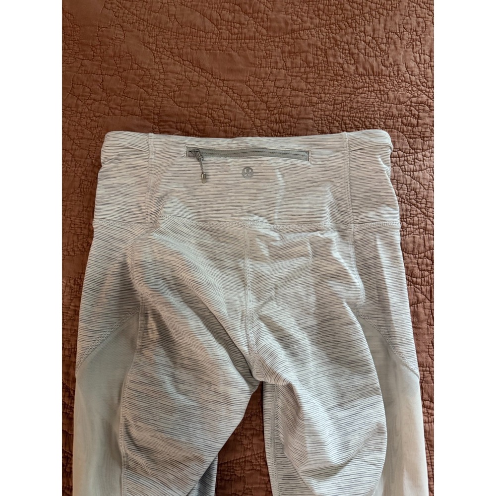 Lululemon Cropped Leggings Womens Gray Quick Drying High Waist Moisture Wicking - Picture 4 of 10